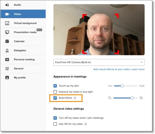 Under Appearance in meetings, select Auto-follow.